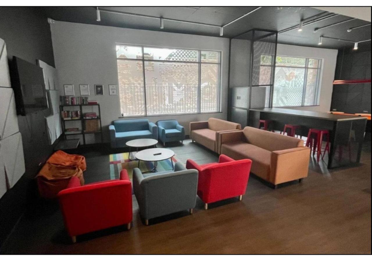 Joivy Affordable Thomas Street - Adults Only Appartement